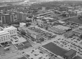 Kansas City, Kansas considers end to commercial parking mandates